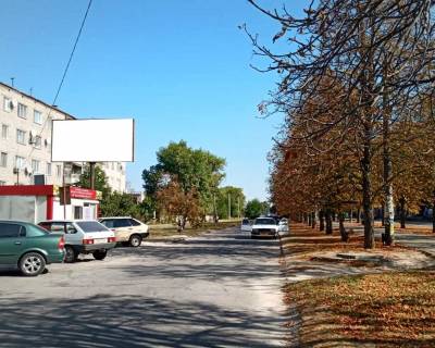 Billboard B in Berdyansk bul'var Central'nij, bila bud. 10 Photo 1