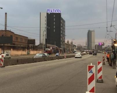 Нестандарт A у Києві Бандери С. пр., 8 (Петрівка) Фото 1