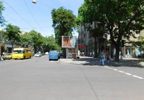 Скроллер A в Одессе Європейська вул. (Катерининська).,35 - Святослава Караванського вул. (Жуковського) - 237270 фото 1