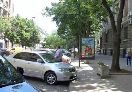 Ситилайт A в Одессе, 1.8x1.2  Дерибасівська вул., 11 фото 1