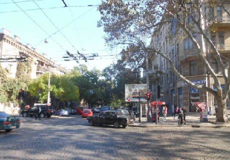 Скроллер A в Одессе Троицкая ул., 25 - Італійська вул. (Пушкінська) - 237281 фото 1
