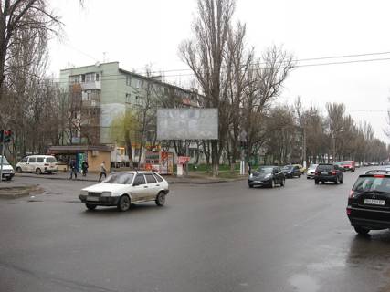 Билборд  в Одессе Ивана и Юрия Лип №16 угол Терешковой Валентины А фото 1