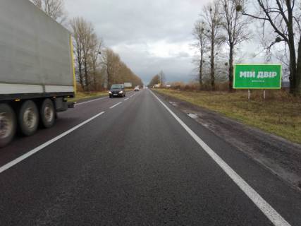 Billboard A in Soposhin, 6x3м.  s. Soposin, viizd z m. Zovkva v napramku m. L'viv, trasa L'viv- Rava-Rus'ka (M-09), na AZK Amik Photo 1