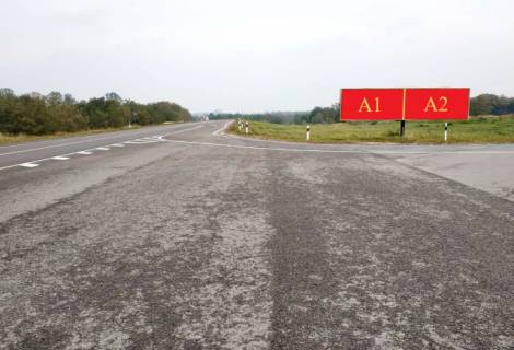 Білборд, Бігборд (Борд)  A у Павлики, 6x3м.  вїзд в м. Олесько з напрямку м. Буськ/ м. Львів, на м. Броди, траса Львів - Київ (Е-40), на м. Київ, на Олеський замок, висока конструкція Фото 1