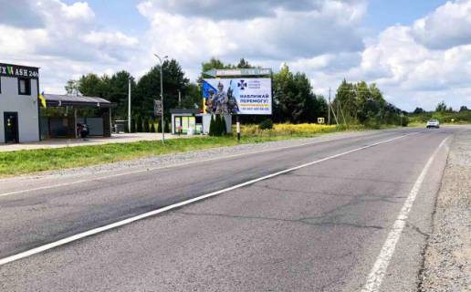 Билборд B в Яворове, 6x3м.  на кордон Краківець - Корчова, на м. Яворів, обмеження швидкості, висока конструкція, мийка Lux Wash, далі АЗК Львів Петроль, АЗК Барс, траса Львів - Краковець (М-10) фото 1
