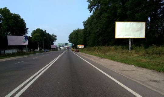 Билборд A в Львове въезд в г.Львов с направления г.Киев (трасса Е-40)  + жовта вітрозахисна люмінесцентна рамка фото 1
