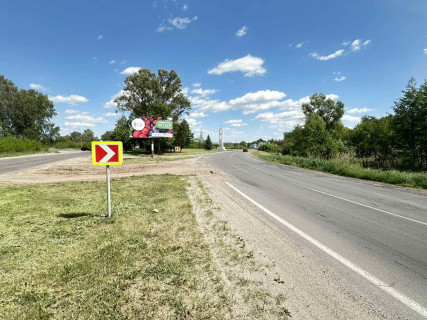 Билборд B в Яворове, 6x3м.  м. Яворів, на м. Новояворіськ, м. Львів, кордон Краківець - Корчова, обмеження швидкості, висока конструкція, на АЗК Львів Петроль, АЗК Барс, траса Львів - Краковець (М-10) фото 1