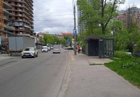 Нестандарт A в Киеве, 1,15x2,10  Вул. Євгена Коновальця, 18 фото 1