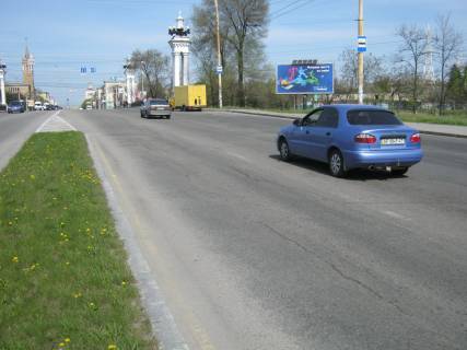 Призма A в Запорожье 303_Запорожье_проспект Соборний (проспект Леніна) Героїв Крут вул. (12 квітня) (призматрон) - 238796 фото 1
