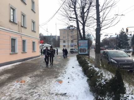 Ситилайт B в Житомире вул.Театральна-вул.Київська (Банк ПУМБ)  ст.Б фото 1