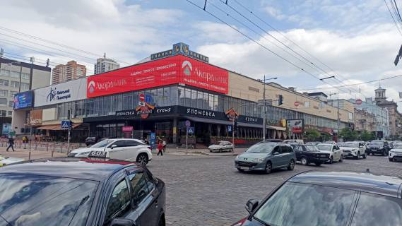 Видеоборд A в Киеве, 4,1 х 37,2   Велика Васильківська вул. (Червоноармійська) 57/3 (Планетарий) - 295605 фото 1
