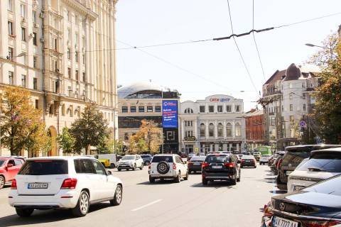Видеоборд A в Харькове, 4,8x8,64  Павлівська площа, 20, Сумська вул. та Костюринський пров., центр (Panorama Lounge, ТРЦ Palladium (Палладіум)) * вертикальний - 295714 фото 1