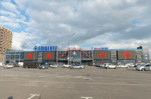 Видеоборд A в Киеве, 15,36 х 8,64  Дніпровська наб., 13-В (4  екрани) - 588100 фото 1