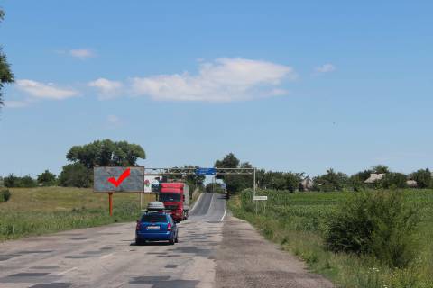Билборд B в Лобойківці, 3x6  с. Лобойківка, розв'язка в сторону смт Царичанка, смт Магдалинівка фото 1