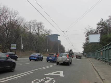 Scrolller, Scroll A in Kyiv, 3.14x2.32  Druzbi narodiv bul'var, pisla 150 metriv vid plosi GVVV - 298071 Photo 1