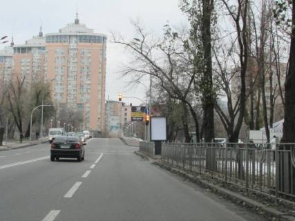 Сiтiлайт A у Києві, 1.2x1.8  Русанівська набережна, 24/51 / Ентузіастів (світлофор) Фото 1