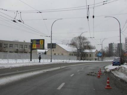 Скроллер B в Киеве, 3.14x2.32  Івана Огієнка, 2 (Лукашевича)  рух від Повітрофлотського проспекту - 195676 фото 1