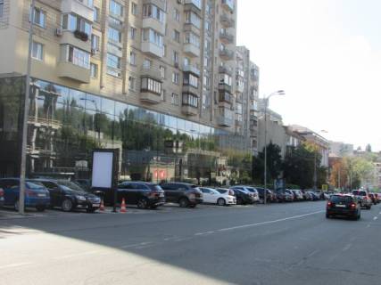 Ситилайт A в Киеве, 1.2x1.8  Мечникова вул, 18/20 (поруч з магазином Goodwine) фото 1