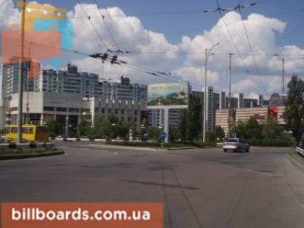 Білборд, Бігборд (Борд)   у Києві просп. Червоної Калини (Володимира Маяковського)/Драйзера, треугольник Фото 1