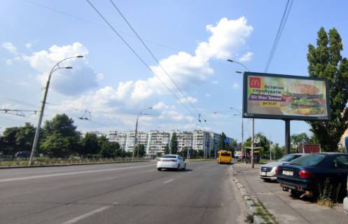 Билборд A в Киеве, 6x3  Героїв полку «Азов» вул. (Маршала Малиновського), 3 (за 100 метрів  до Левка Лук’яненка вул. (Маршала Тимошенка), світлофор) фото 1