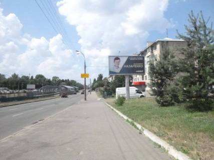 Призма A в Киеве просп. Любомира Гузара (Космонавта Комарова), між будинками 26 та 28, рух із центру міста - 195647 фото 1