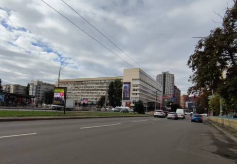 Video Billboard A in Kyiv, 1.2x1.8  Лесі Українки площа/ вул. Генерала Алмазова (Кутузова) . (розподілювач), метро "Печерська" рух до пл.Л.Українки - 612909 Photo 1