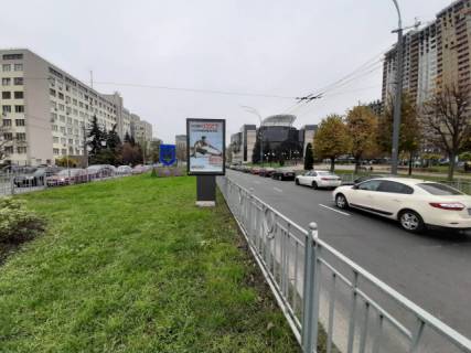 Сiтiлайт A у Києві, 1.2x1.8  Народного Ополчення, 1 / Севастопольська площа, розподілювач (лівий) Фото 1