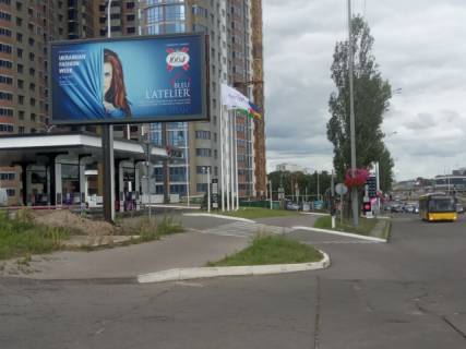Беклайт B у Києві, 6x3  Броварський проспект, 100 метрів руху до проспекту Визволителів  (АЗС "SOCAR"), ліворуч Фото 1