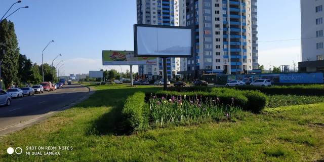 Скроллер A в Киеве, 6x3  Оболонський проспект, М"Оболонь" (розподілювач), рух від М"Почайна" - 27299 фото 1