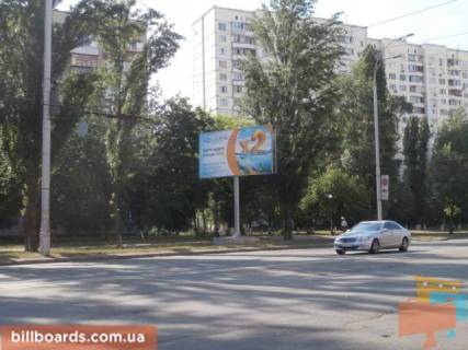 Билборд  в Киеве просп. Володимира Івасюка (Героїв Сталінграда) / Героїв полку «Азов» вул. (Маршала Малиновського) 27\23 ( на виїзді з площі Сантьяго-де-Чилі, ліворуч) фото 1