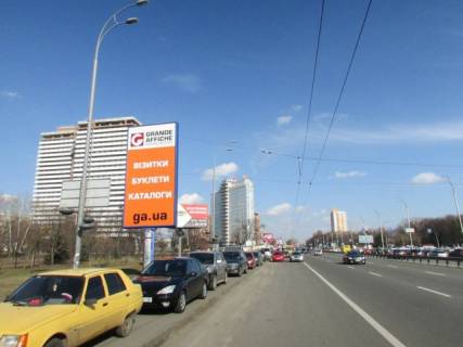 Бэклайт B в Киеве, 4x8  Глушкова Академіка проспект, 2  (ст. М "Виставковий центр") фото 1