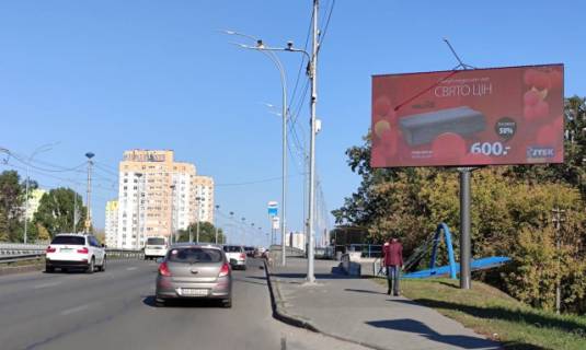 Видеоборд A в Киеве, 6x3  просп. Леся Курбаса (50-річчя Жовтня) 1А  АЗС "ОККО" , рух до центру міста - 613477 фото 1