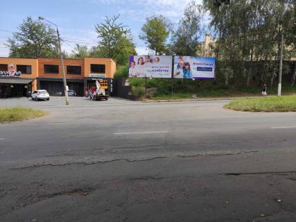 Билборд A в Черновцах, 3*6  вул. Ізмайлівська (навпроти вул. Зеленої), правий фото 1