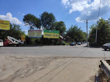 Billboard A in Chernivtsi, 3*6  na rozi vulic' V. Vinnicenka, 90 ta U. Karmeluka, 121 (livij) Photo 1