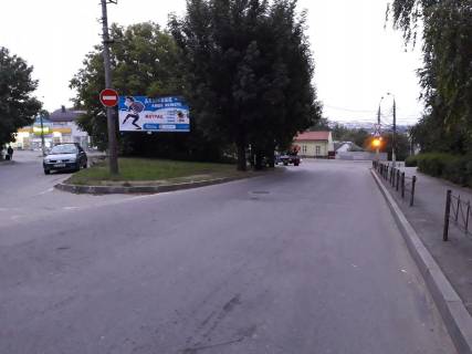 Billboard A in Chernivtsi, 3*6  na transportnij rozvazci vulic' Fastivs'koi ta Rus'koi (mis'ka likarna) Photo 1