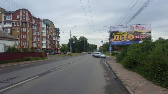 Билборд A в Черновцах, 3*6  на розі вулиць Руської та О. Пчілки фото 1