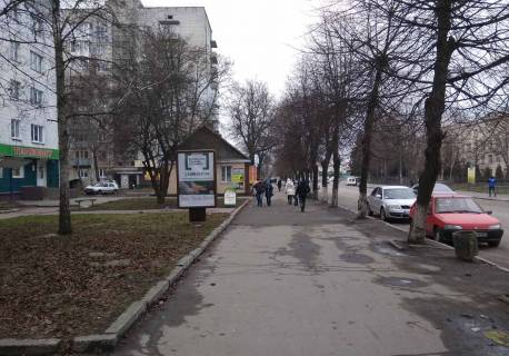 Ситилайт B в Звягель (Новоград-Волынский), 1,8х1,2  вул. Шевченко, 37, в напр.автовокзалу, ринку (300м), "Золотий вік",ломбард "Благо", "Ощадбанк" фото 2
