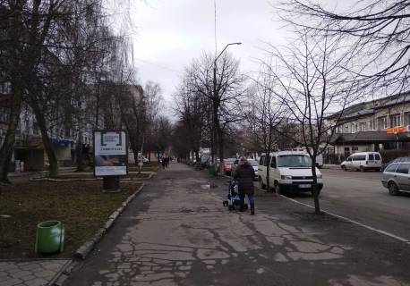 Сiтiлайт B у Звягель (Новоград-Волинський), 1,8х1,2  вул. Шевченко, 37-Київська вул. (кол. Пушкіна), в напр.автовокзалу, ринку (350м), "Золотий вік",ломбард "Благо", "Ощадбанк" Фото 1
