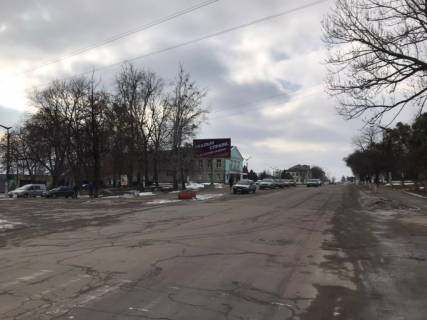 Билборд B в Радомышле, 3х6  Рыночная пл., центр, автостанция, напротив универмага ("Сильпо"-200м) фото 1