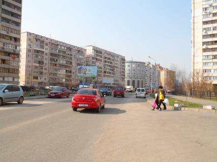 Білборд, Бігборд (Борд)  B у Києві ул. Руденко,10; г/м МETRO cash&carry на Позняках; поворот с ул. С. Крушельницкой, перед пов. на ул. Вишняковскую, рядом ветклиника "Друг", фитнес-клуб "Колизей", салон L-Стиль, маг. Singer Фото 1