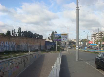 Билборд B в Киеве просп. Степана Бандери (Московський), вьезд на Железнодорожный мост фото 1