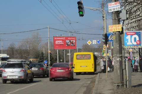 Призма A в Киеве просп. Європейського Союзу (Правди) / вул. Івана Виговського (Маршала Гречка) ., на розподільчому трикутнику - 160943 фото 1
