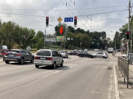 Billboard B in Kyiv st. Kul'zenkiv/ st. Lugova, svitlofor do TRK "Karavan" i gipermarketu Asan Photo 1