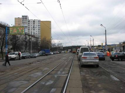 Білборд B у Києві Ринок "Юність" - вул. Миропільська, 35 / навпроти в'їзду на парковку ринку, магазин "півдюйма", ост. трамвая Фото 1