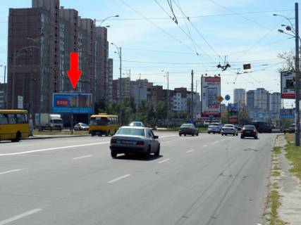 Билборд B в Киеве просп. Червоної Калини (Володимира Маяковського) / ул. Драйзера; перед клумбой на пересечении пр. Маяковского и ул. Драйзера, направл. от "Фестивального"; напротив Деснянской РГА фото 1