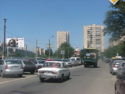 Білборд, Бігборд (Борд)  B у Києві Митрополита Андрея Шептицького вул. (Луначарського) (театр) / вхід в ТРЦ Комод, м.Левобережная; р-н МВЦ, театр Російської драми і комедії / к метро Фото 1
