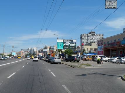 Билборд A в Киеве просп. Червоної Калини (Володимира Маяковського), 22; деловой центр Троещины: Фестивальный, рынок, Калинка-Малинка, ТЦ Маяк, Дарина, Буми и др.; остан. общ. транспорта фото 1