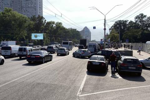 Видеоборд A в Киеве, екран  просп. Берестейський (Перемоги), 121, ст.м. Житомирська, з центру (ТЦ Хіт Мол) - 375382 фото 1