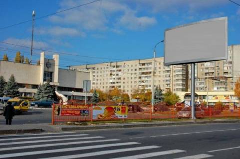 Білборд, Бігборд (Борд)  A у Луцьку, 3x6  пр.-т.Соборності,14 (розділова смуга) від Там Таму Фото 1