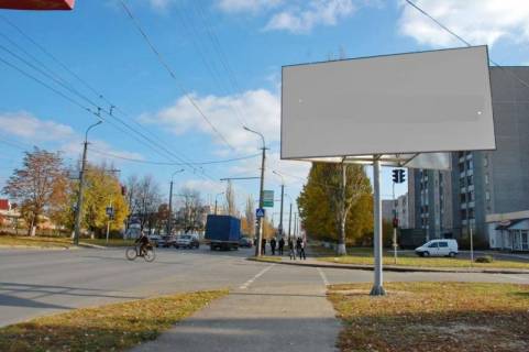 Билборд A в Луцке, 3x6  вул.Захисників України (колишня Гордіюк),35 на перехресті фото 1
